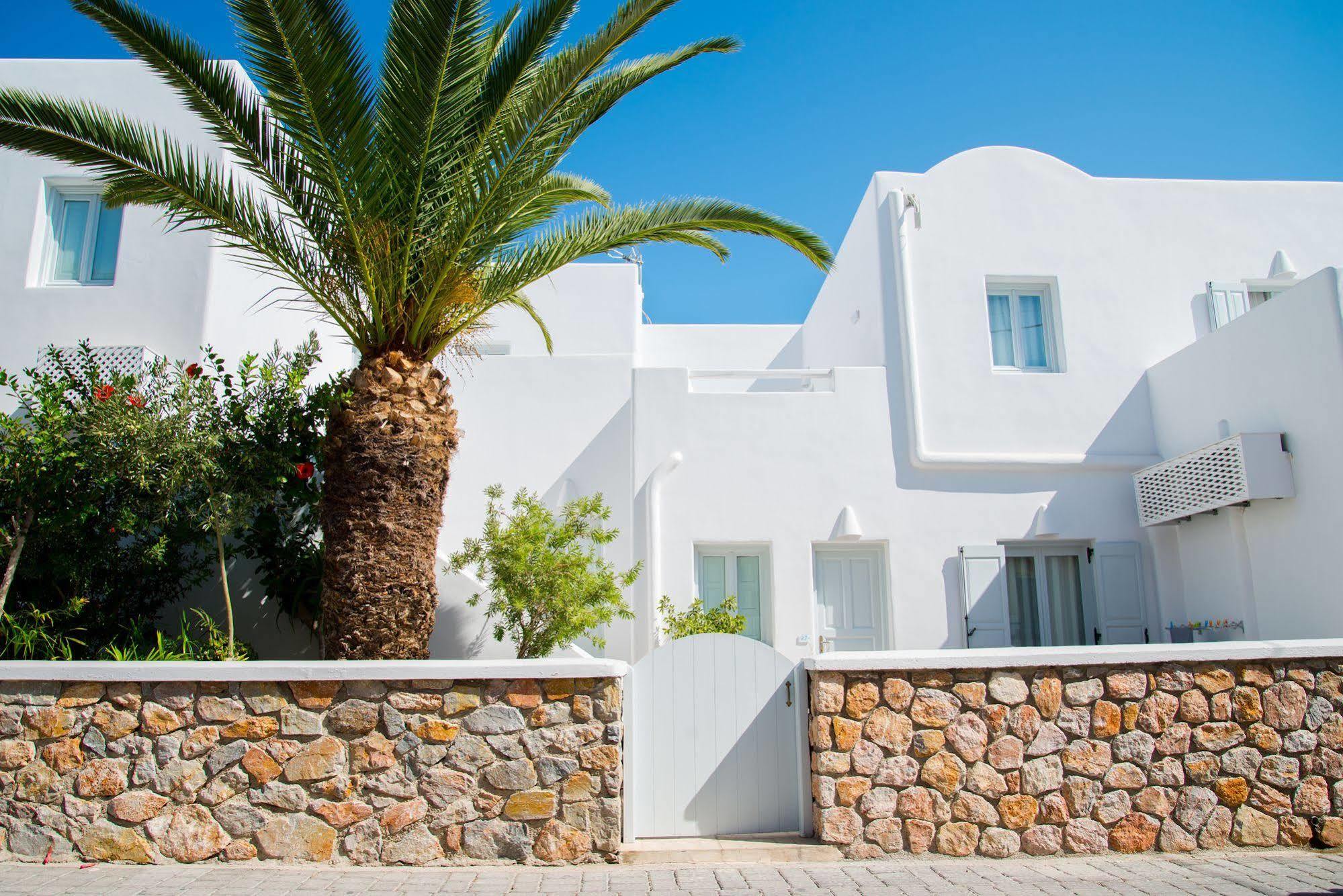 Makris Aparthotel 3*