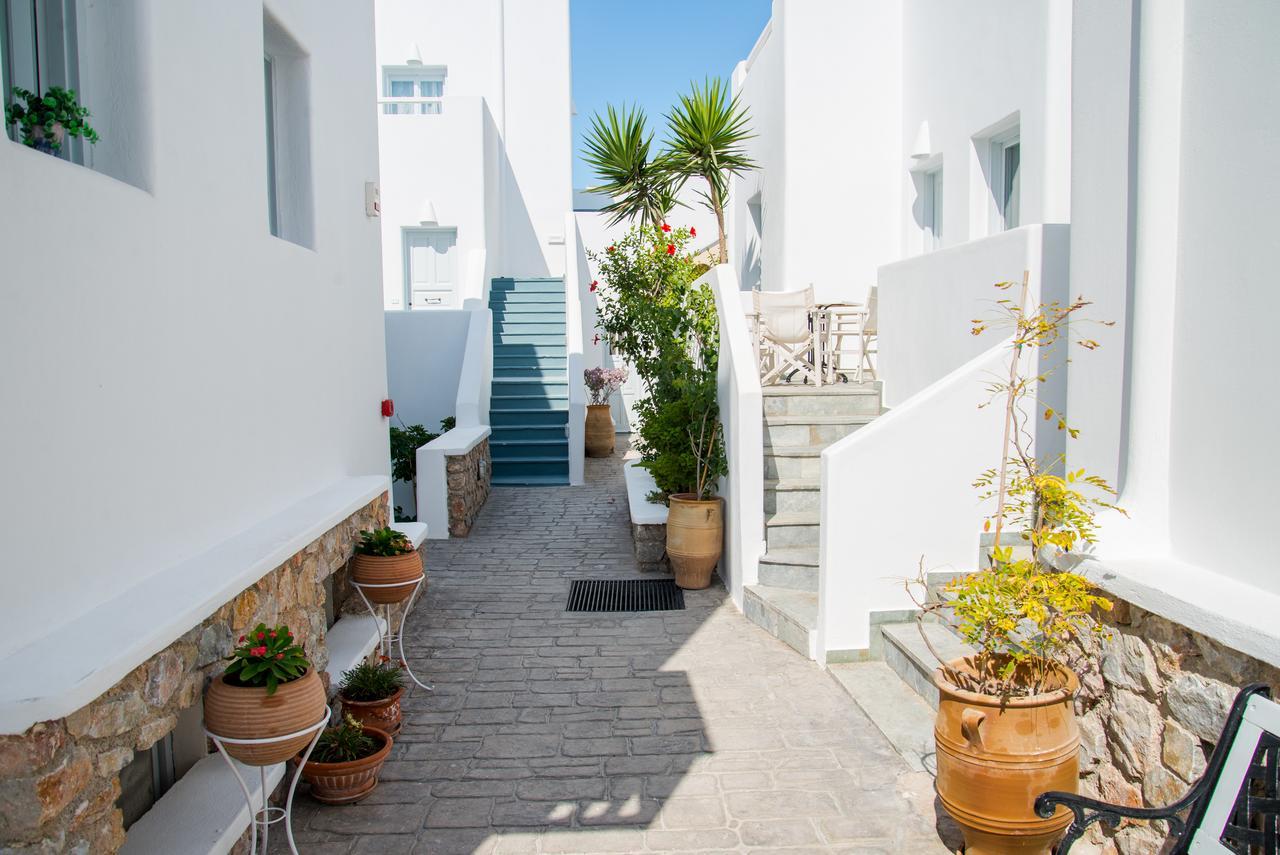 Makris Aparthotel 3*